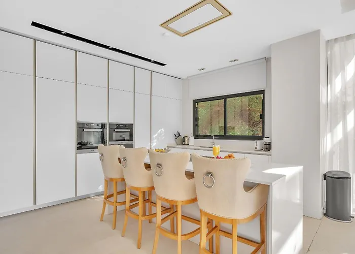 빌라 Serena By Finest